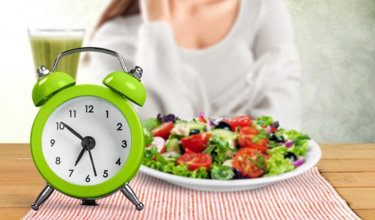 Como funciona o jejum intermitente e quais os seus benefícios para a saúde?